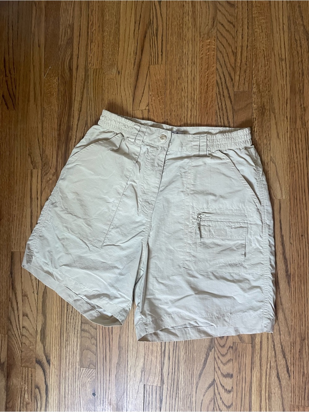 Light Beige Women's Vintage Cargo Shorts - Casual Utility Style